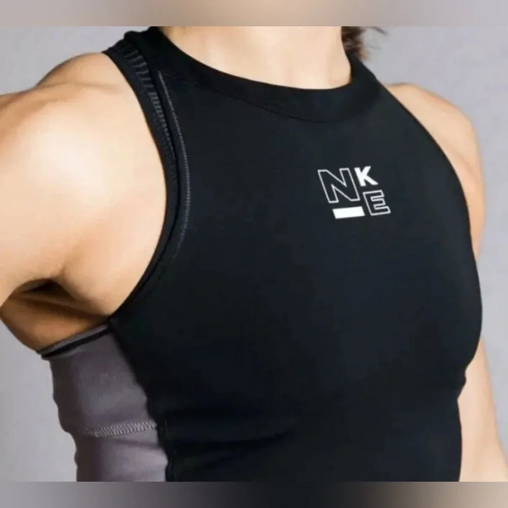 Nike Sports Bra Crop Top Black Gray Colorblock.  Size Women's small